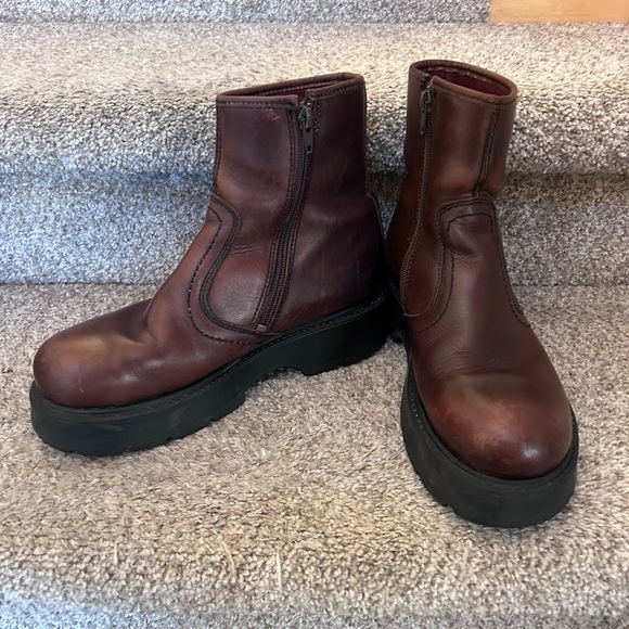 American Eagle Outfitters Other - Vintage American Eagle Leather Lug Sole Boots. Made in Portugal. Y2K. Work boots